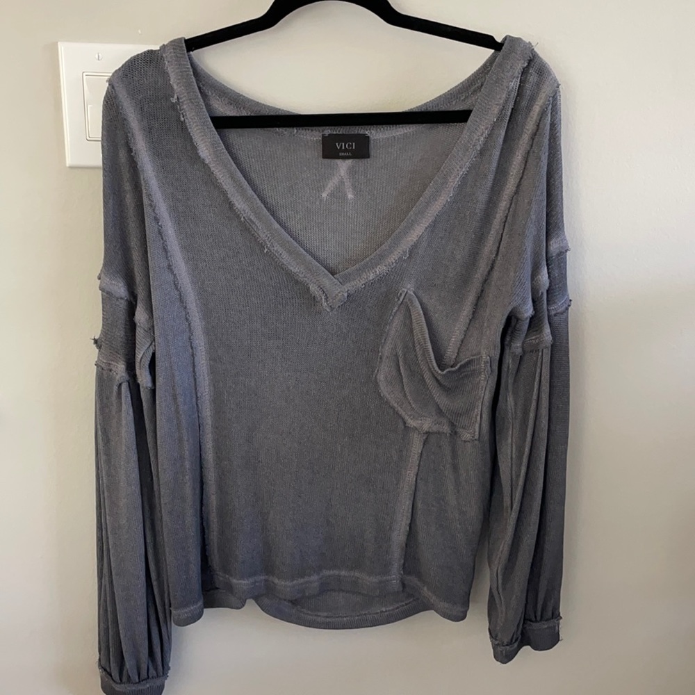 Capitol reef v-neck knit pocket Vici top